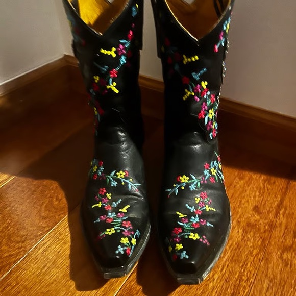 Old Gringo Black Floral Embroidered Heeled Boots - Picture 4 of 4